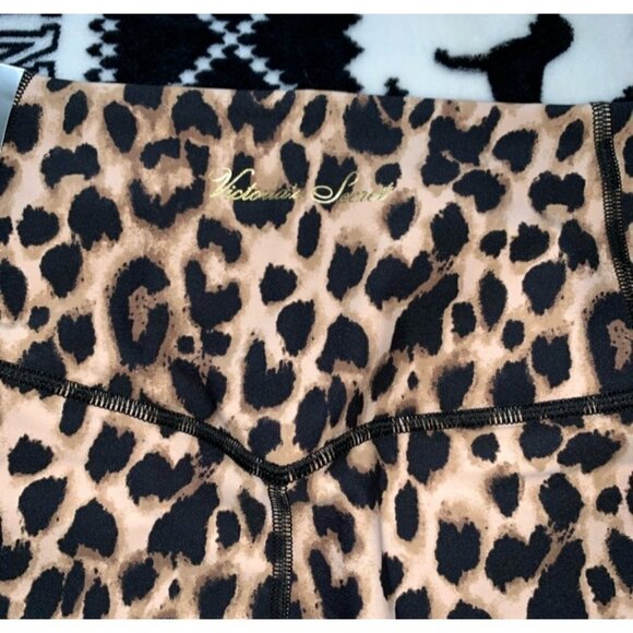 Victoria's Secret Sz 2 Leopard Print Studio Essential Cropped Leggings - Picture 9 of 15